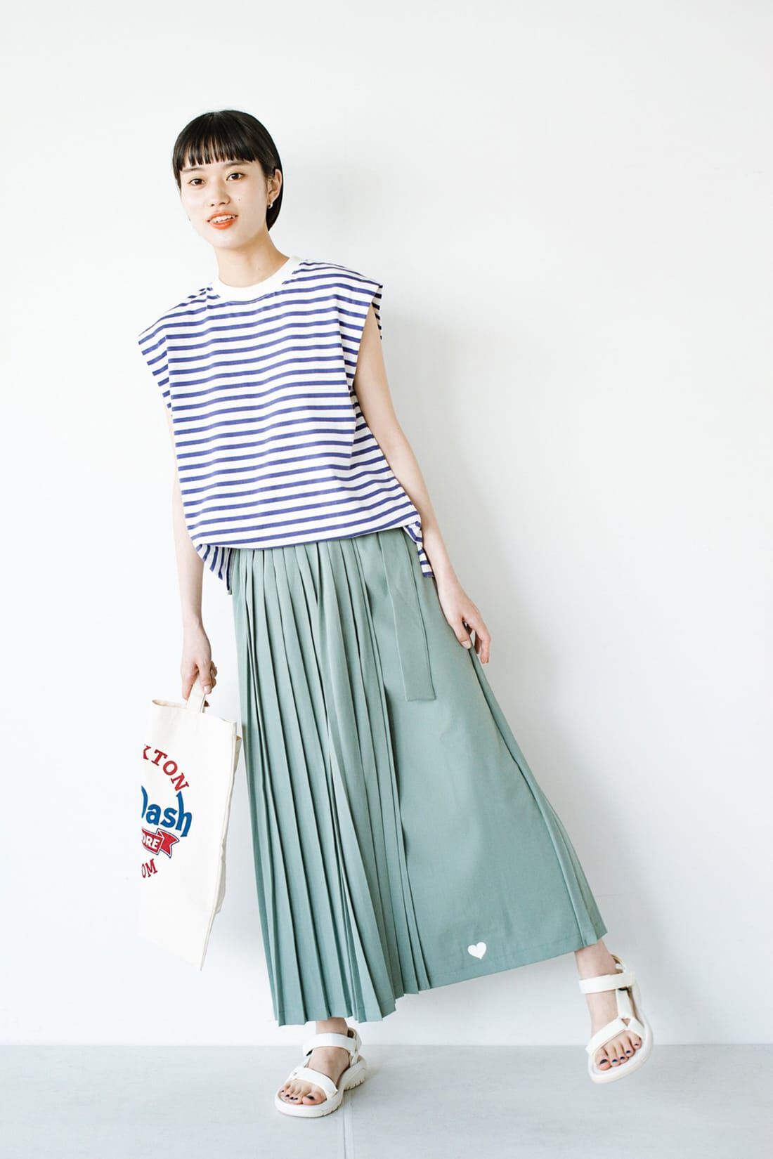 haco!［ハコ］|ｈａｃｏ！ ルンと一歩踏み出せる！動けばすそのハートがチラリとのぞく ラップ風スカート ｈａｃｏ！ ＦＡＣＴＯＲＹ ｗｉｔｈ ａｈ！