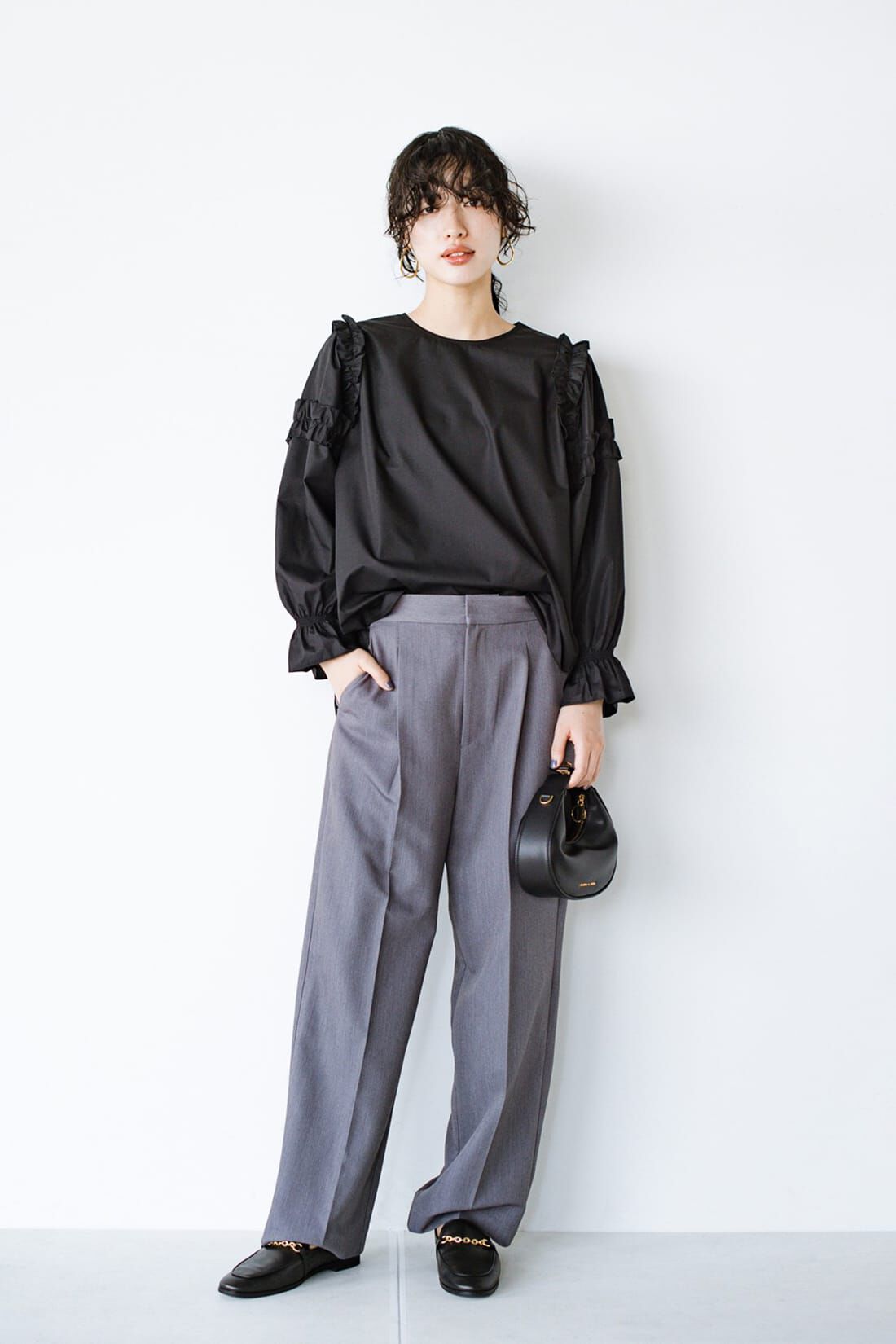 haco!［ハコ］|ｈａｃｏ！ ジャンスカのインにも対応 ジレにも合わせたい袖の可愛さ光るフリルブラウス ｂｙ ｑｕｅ ｍａｄｅ ｍｅ