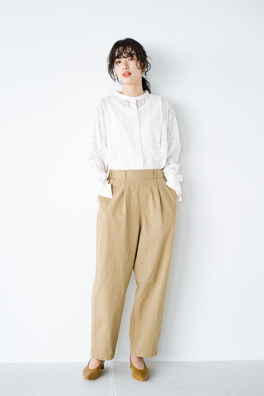 haco! 別注 refined works シルエットのかっこよさと楽ちんさに定評がある！ツイルテーパードパンツ