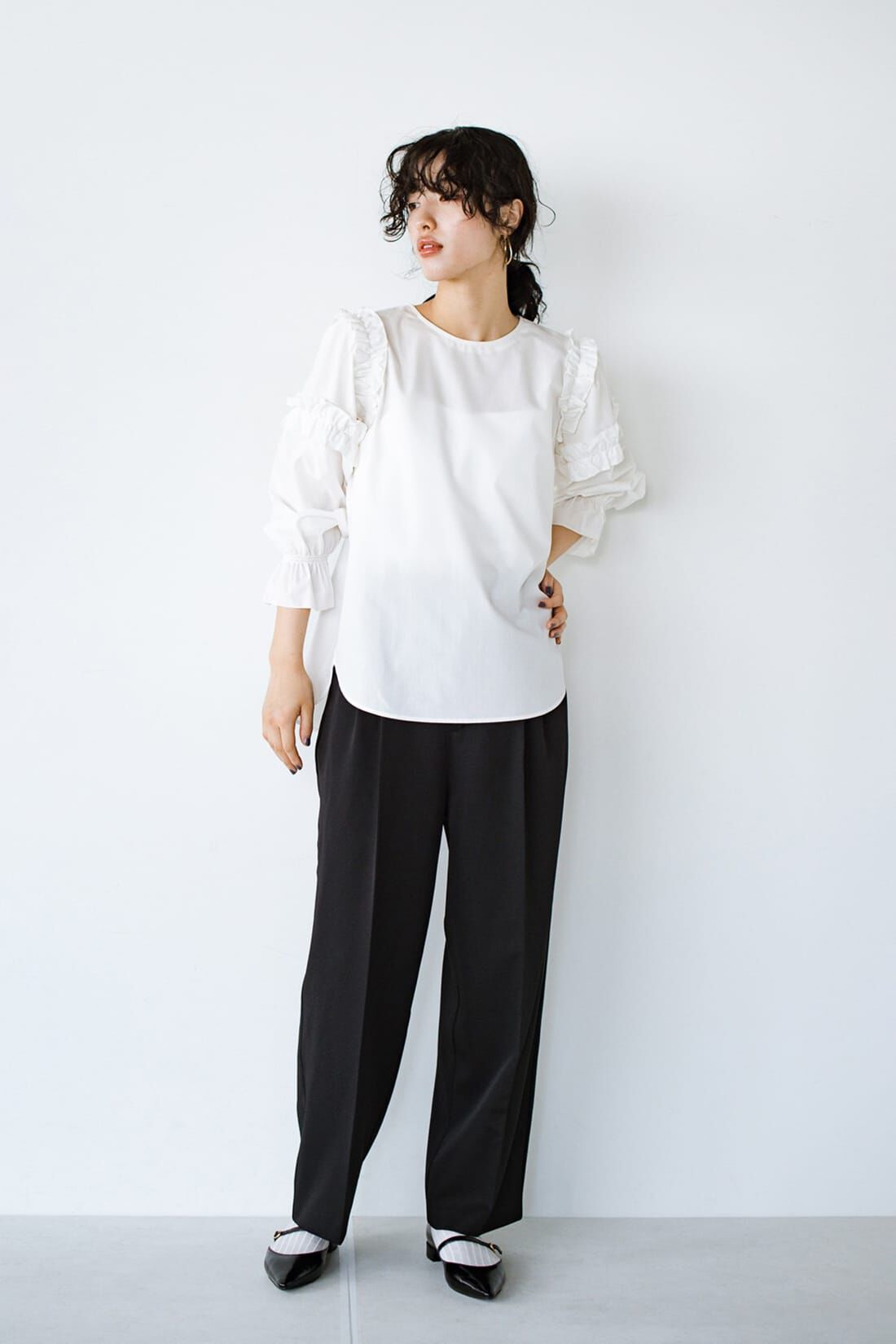 haco!［ハコ］|ｈａｃｏ！ ジャンスカのインにも対応 ジレにも合わせたい袖の可愛さ光るフリルブラウス ｂｙ ｑｕｅ ｍａｄｅ ｍｅ