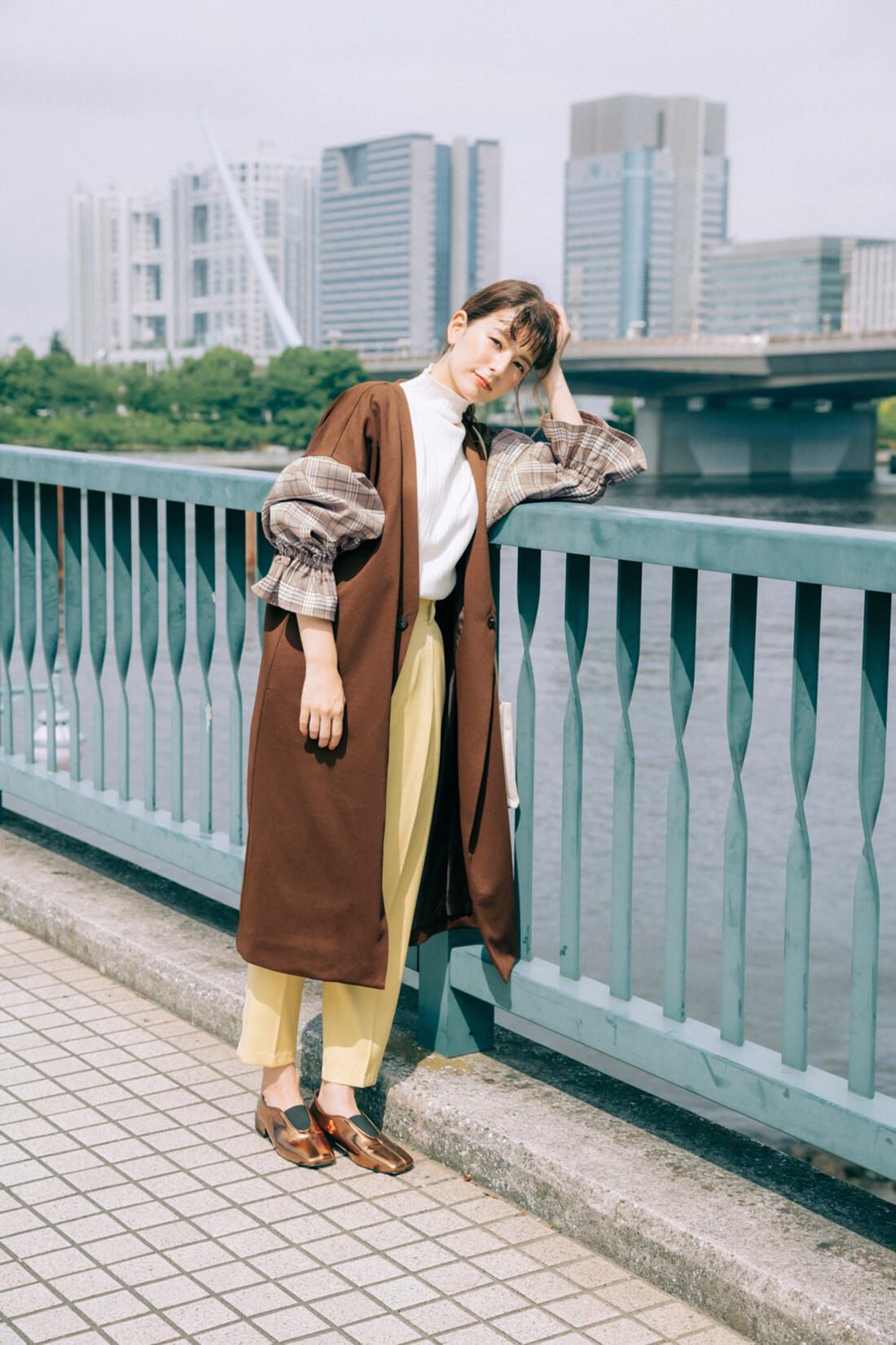 haco!|ｈａｃｏ！【スザンヌさんコラボ】さっと羽織ってパッと華やぐ　チェック柄袖がかわいい　異素材遣いコート　ｂｙ　ＬＯＶＥ＆ＰＥＡＣＥ　ＰＲＯＪＥＣＴ〈ブラウン系その他〉