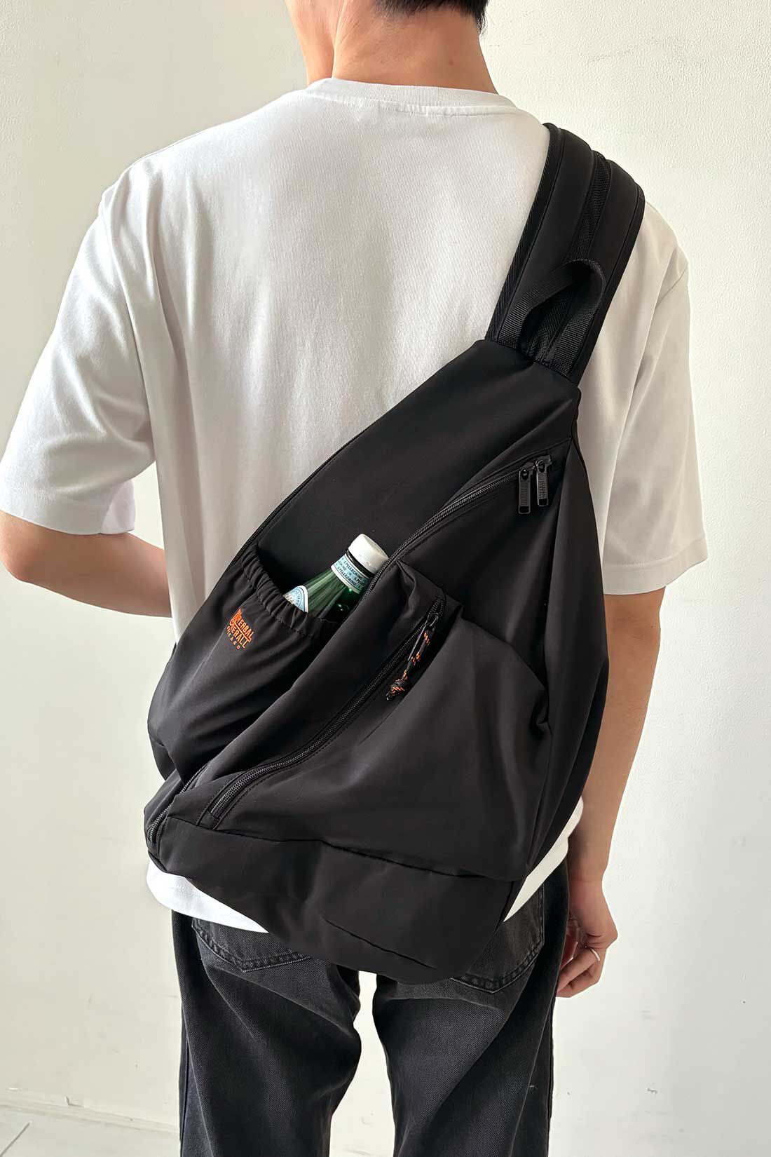 フェリシモギフトショップ|【WEB限定】UNIVERSAL OVERALL ONIGIRI ワンショルダーバッグ【シロップ．バスケット】|2.ブラック