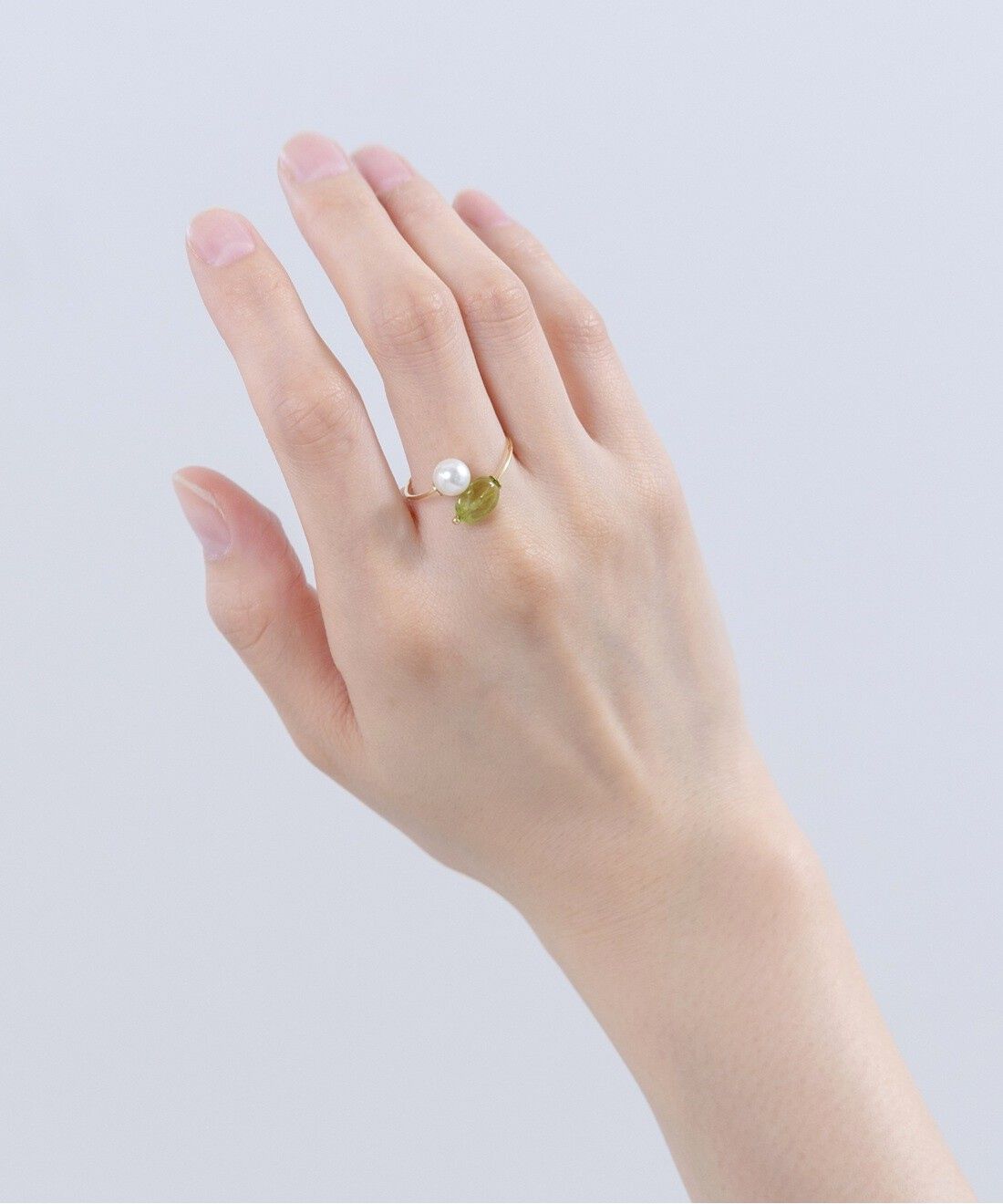 フェリシモギフトショップ|OSYAIRO 天然石と貝パールのリング〈グリーン/ペリドット〉