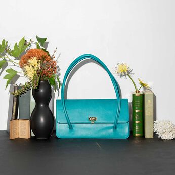 フェリシモギフトショップ | 職人本革のファシナンバッグ〈ターコイズグリーン〉