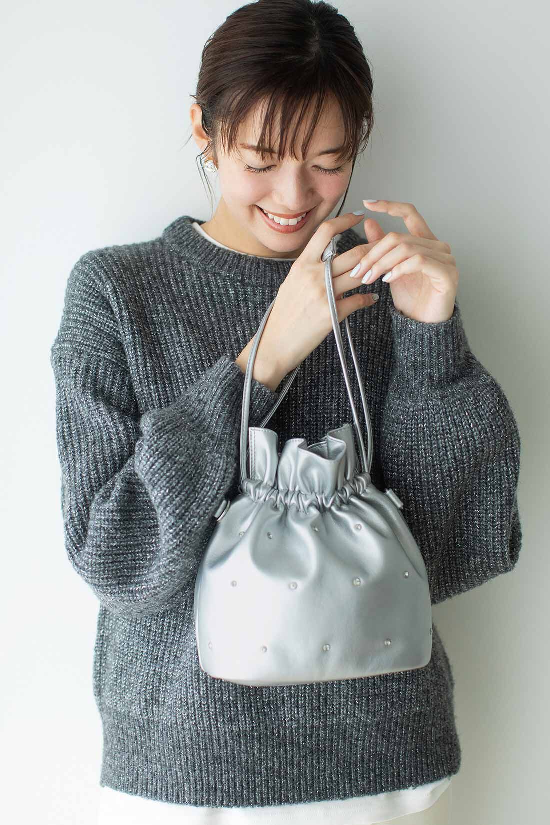 フェリシモギフトショップ|リブ イン コンフォート　きらきらでパッと華やぐ ビジュー付ききんちゃくバッグ〈シルバー〉
