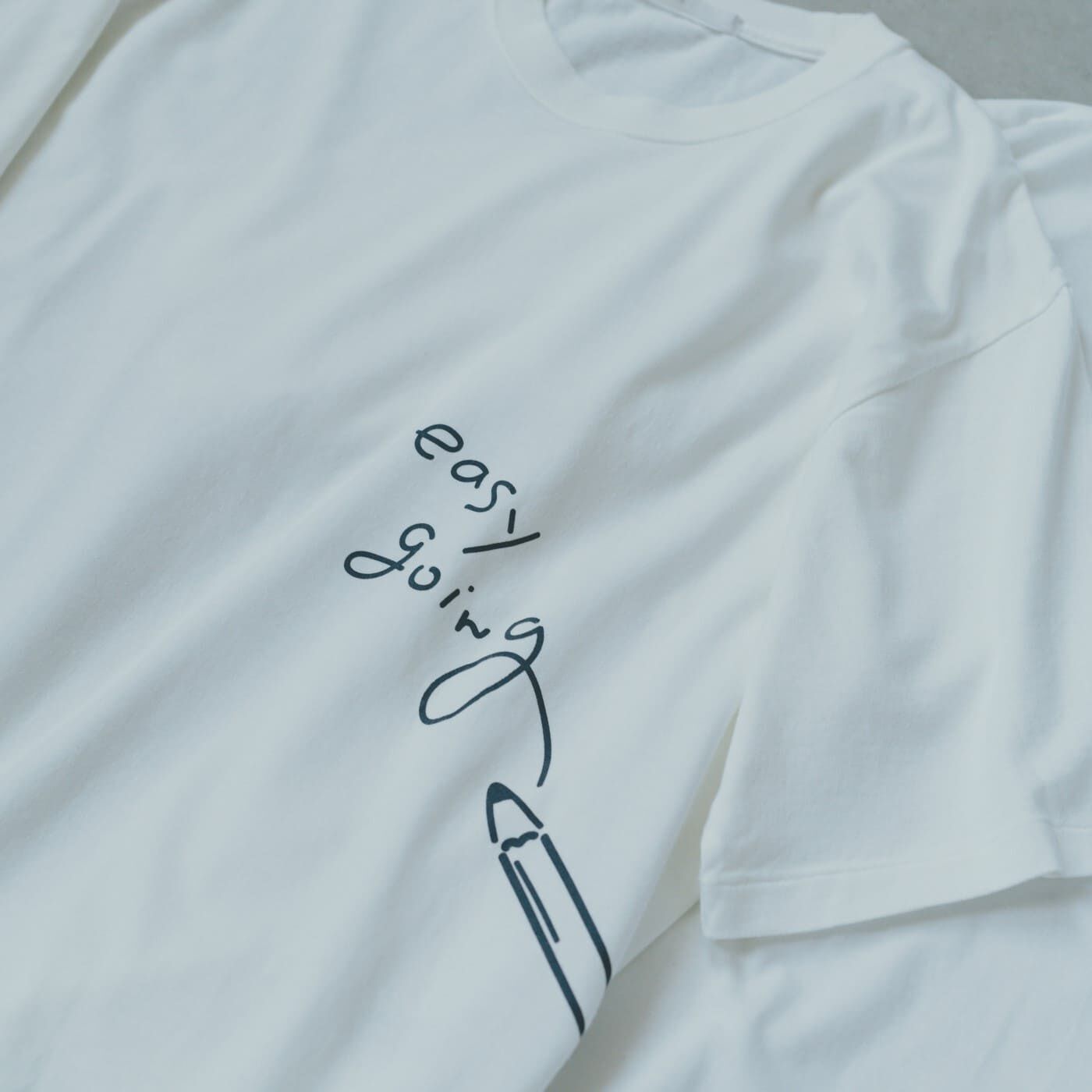 フェリシモギフトショップ|HATSKI for このごろ　おおらかにいこうTシャツ