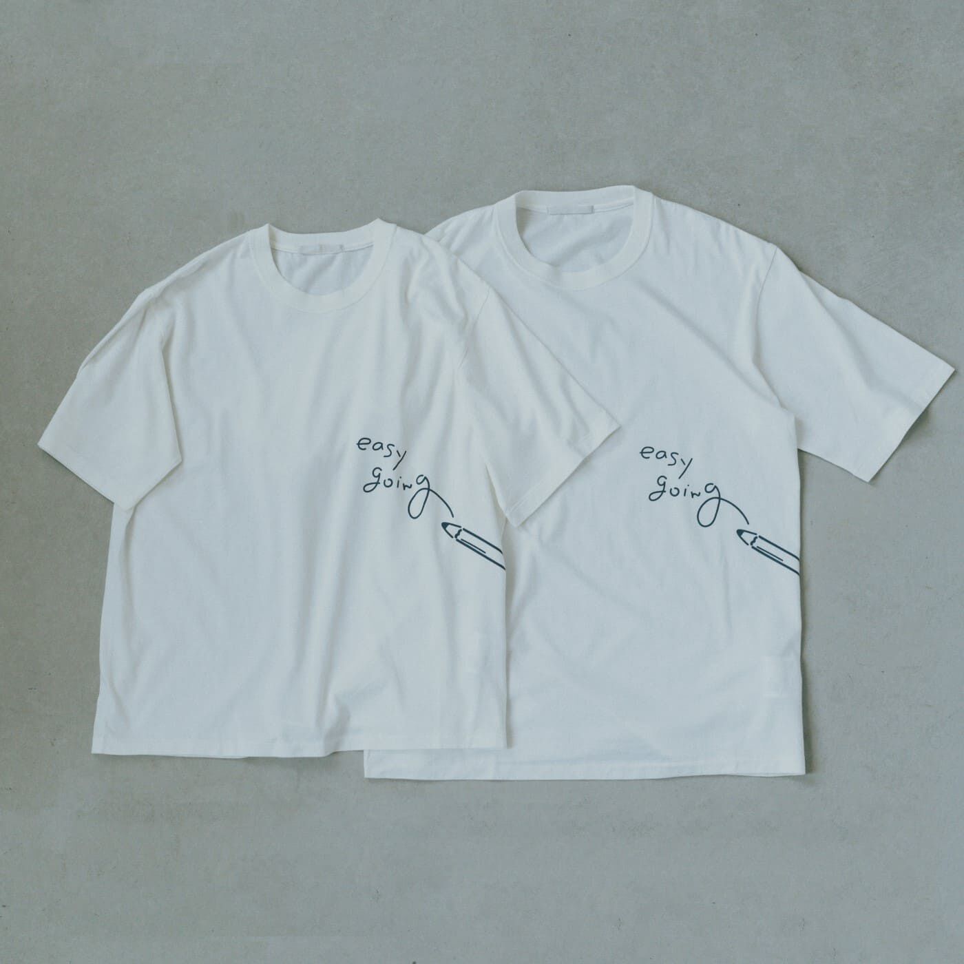 フェリシモギフトショップ|HATSKI for このごろ　おおらかにいこうTシャツ|２つあるサイズは身幅が同じで、着丈が違います