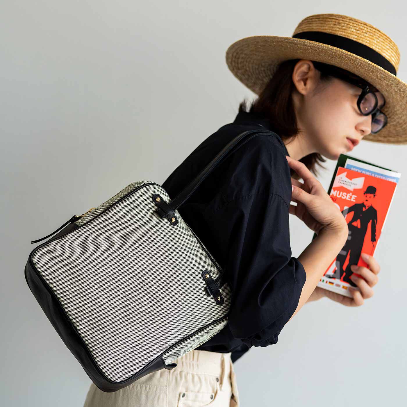 フェリシモギフトショップ|ファッションスタイリストと作った 職人本革遣いのシネマバッグ〈ノアール〉|スタイリスト村上きわこさんと「軽さ」を考えて作ったバッグ。