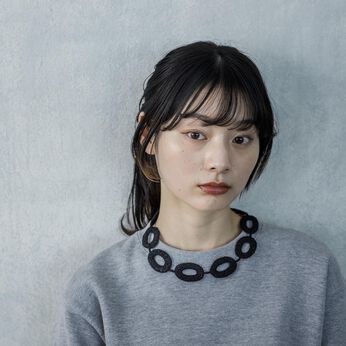 フェリシモギフトショップ | 群馬刺繍工房オーバルショートネックレス〈ブラック