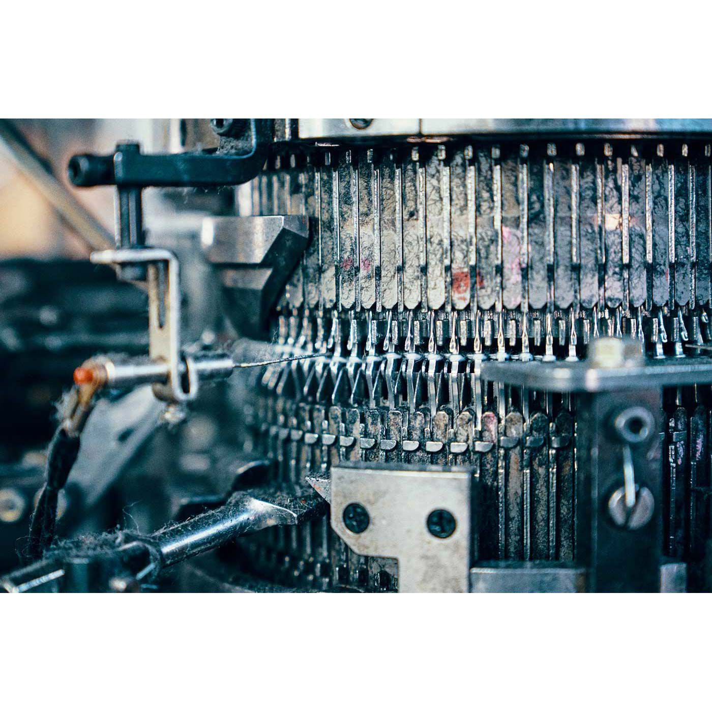 フェリシモギフトショップ|ウール94％　ふかふか＆ぬくぬく　ぜいたくな履き心地！ 厚手の防縮ウールソックス〈Horn〉