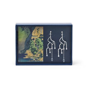 フェリシモギフトショップ | 諸国瀧廻りイヤアクセサリ〈坂ノ下清滝くわんおん〉