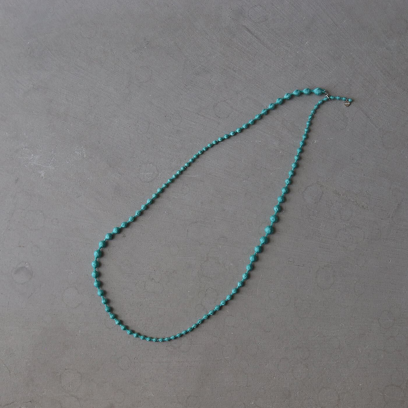 フェリシモギフトショップ|群馬の刺繍工房が作った　誕生石色の刺繍珠ネックレス〈エメラルドグリーン色・5月生まれ〉[日本製]