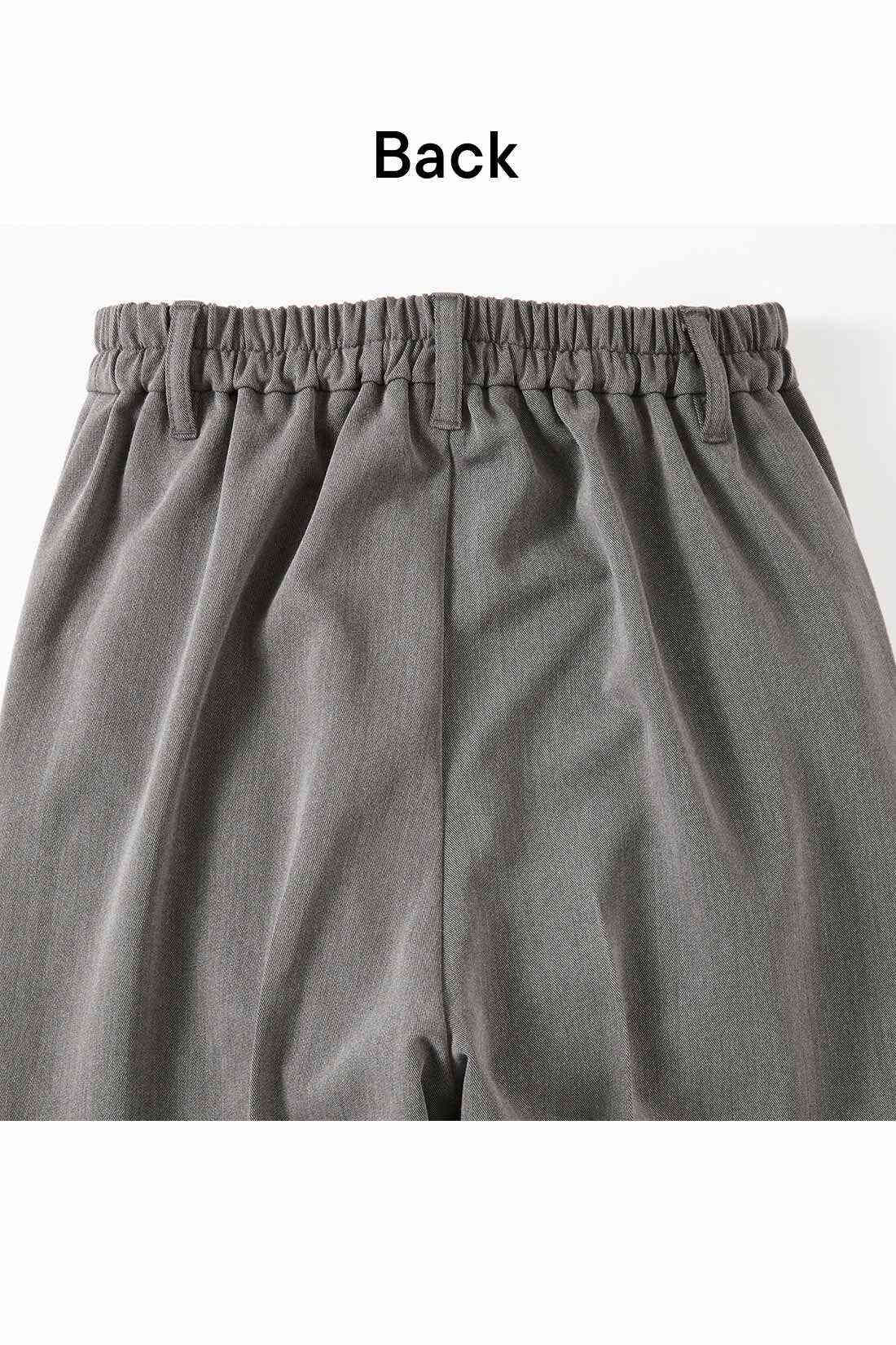 フェリシモギフトショップ|リブ イン コンフォート オンでもオフでも週7活躍！ きれいだねパンツ〈テーパード〉〈アイボリー〉|ウエストのわきから後ろはゴム仕様でらくちん。お届けするカラーとは異なります。