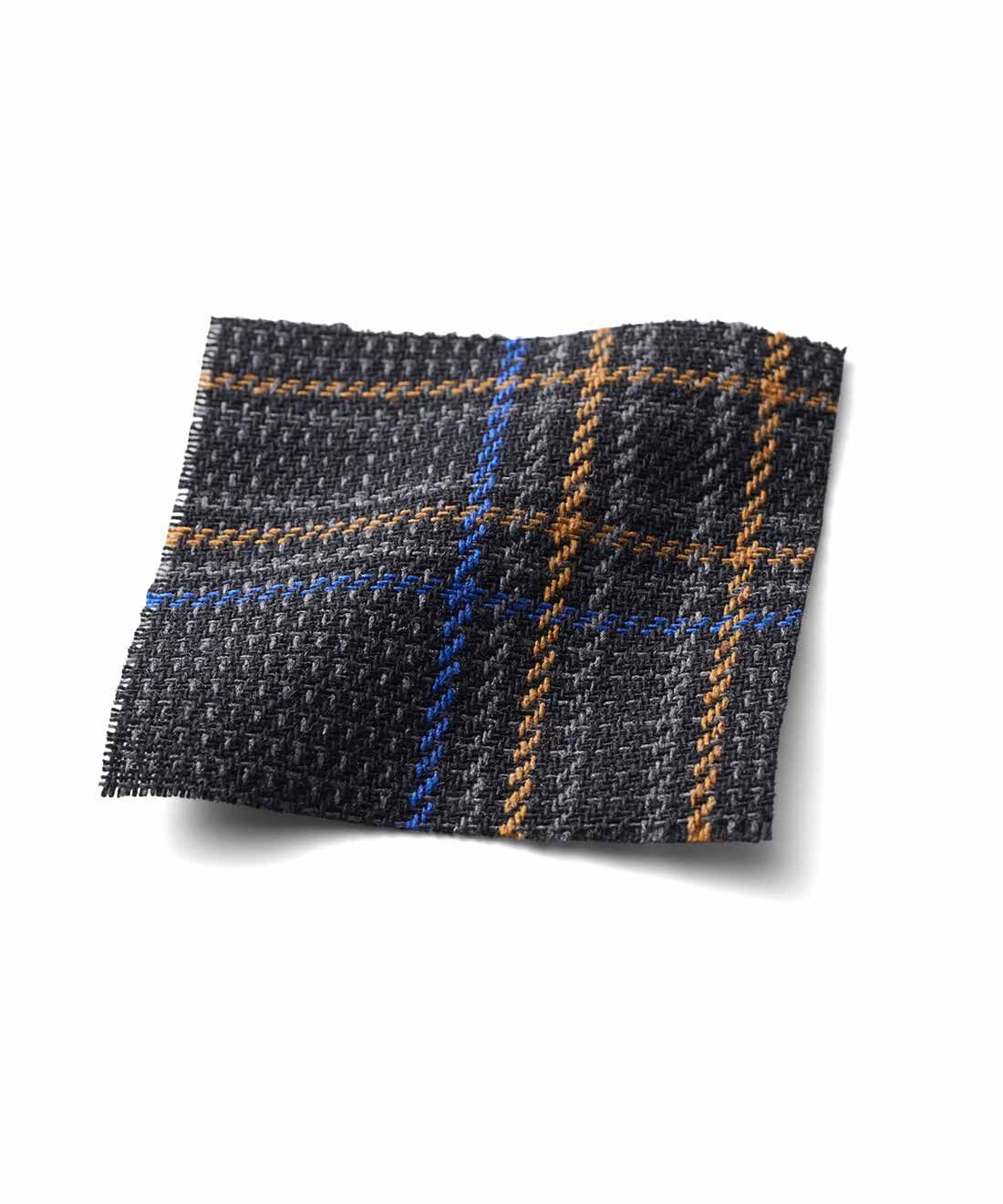 フェリシモギフトショップ|リブ　イン　コンフォート　くぼっち★とコラボ　スタイリッシュにチェックを楽しむ　ドロストチェックスカート〈グレー〉|暑さの残る季節にもサッとはおれる、ほどよい厚みの綿混素材。マニッシュなグレーにキャメルとブルーの配色が効いた先染めチェックが新鮮。