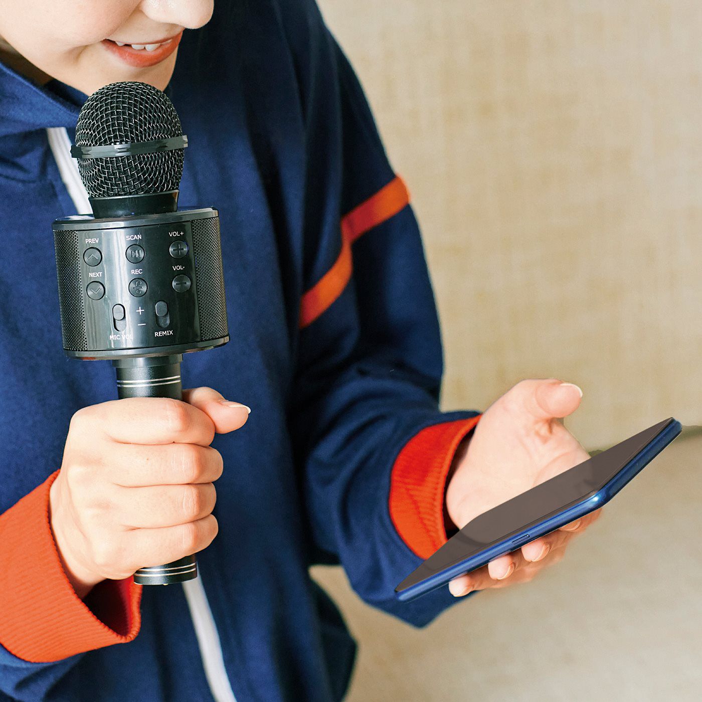 マイク1本でおうちがいつでもカラオケボックス！ スマホで