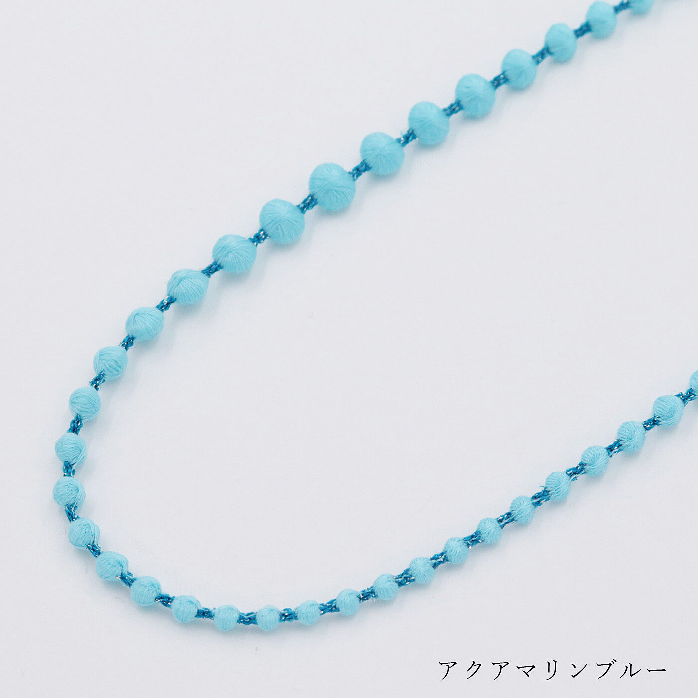 フェリシモギフトショップ|群馬の刺繍工房が作った　誕生石色の刺繍珠ネックレス〈アクアマリンブルー色・3月生まれ〉[日本製]