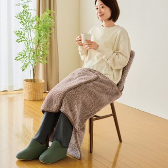 フェリシモギフトショップ | ふわふわ素材で包み込むあったかチェアカバー