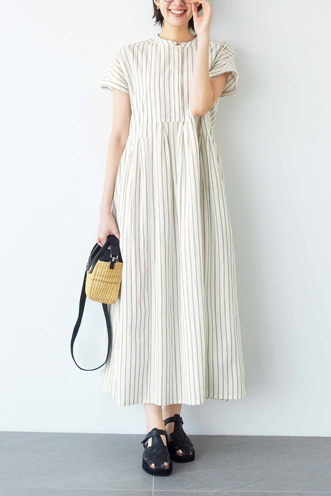 フェリシモギフトショップ|リブ イン コンフォート 栞里ちゃんとつくった 大人のドラマティックワンピース〈ホワイトストライプ〉