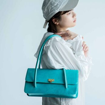 フェリシモギフトショップ | 職人本革のファシナンバッグ〈ターコイズグリーン〉