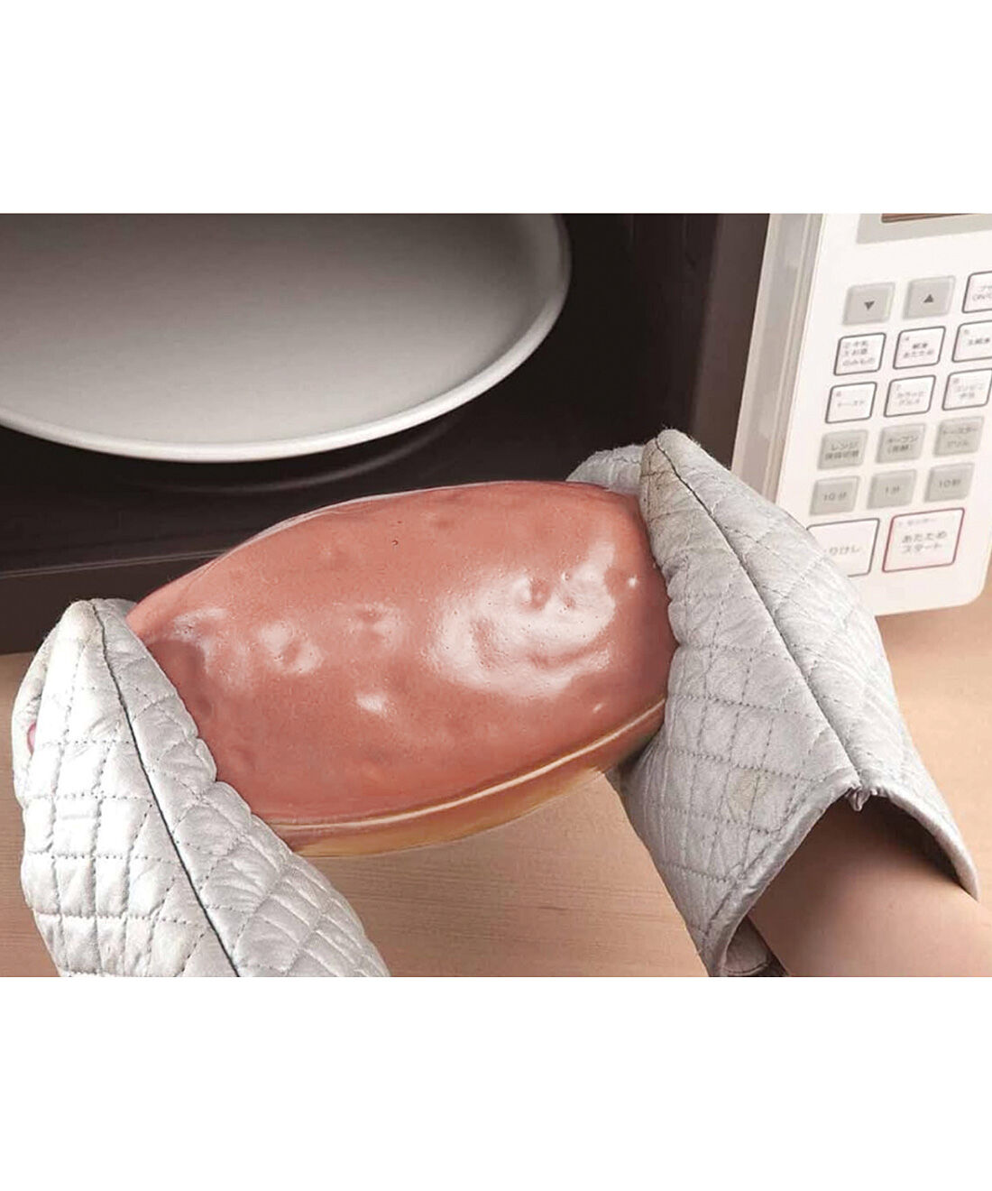 フェリシモギフトショップ|レンジで簡単！　セラミックボールでおいしく作れる　ほくほく焼きいもポット|500Wの電子レンジで表4分・裏返して4分　表裏合計8分加熱し、10〜15分蒸らします。