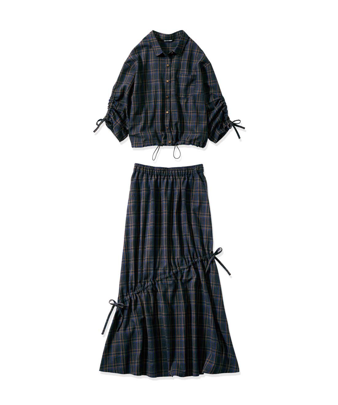 フェリシモギフトショップ|リブ　イン　コンフォート　くぼっち★とコラボ　スタイリッシュにチェックを楽しむ　ドロストチェックスカート〈グレー〉|子どものころから、ずっと変わらず好きなもの。チェック柄とリボンとギャザー、&ldquo;かわいい&rdquo;を大人に似合うバランスで仕上げたスカートです。ドロストでシルエット変化を楽しんで。