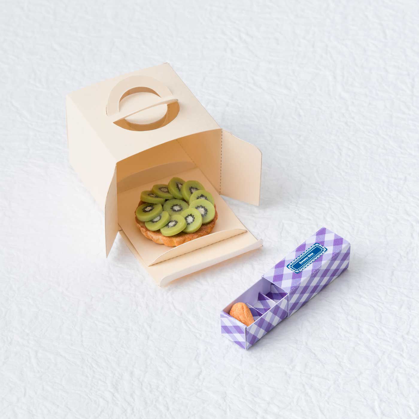フェリシモギフトショップ|ミニチュアのかわいいペーパークラフト　スイーツギフトキット|お手持ちのミニチュアスイーツを入れても。
