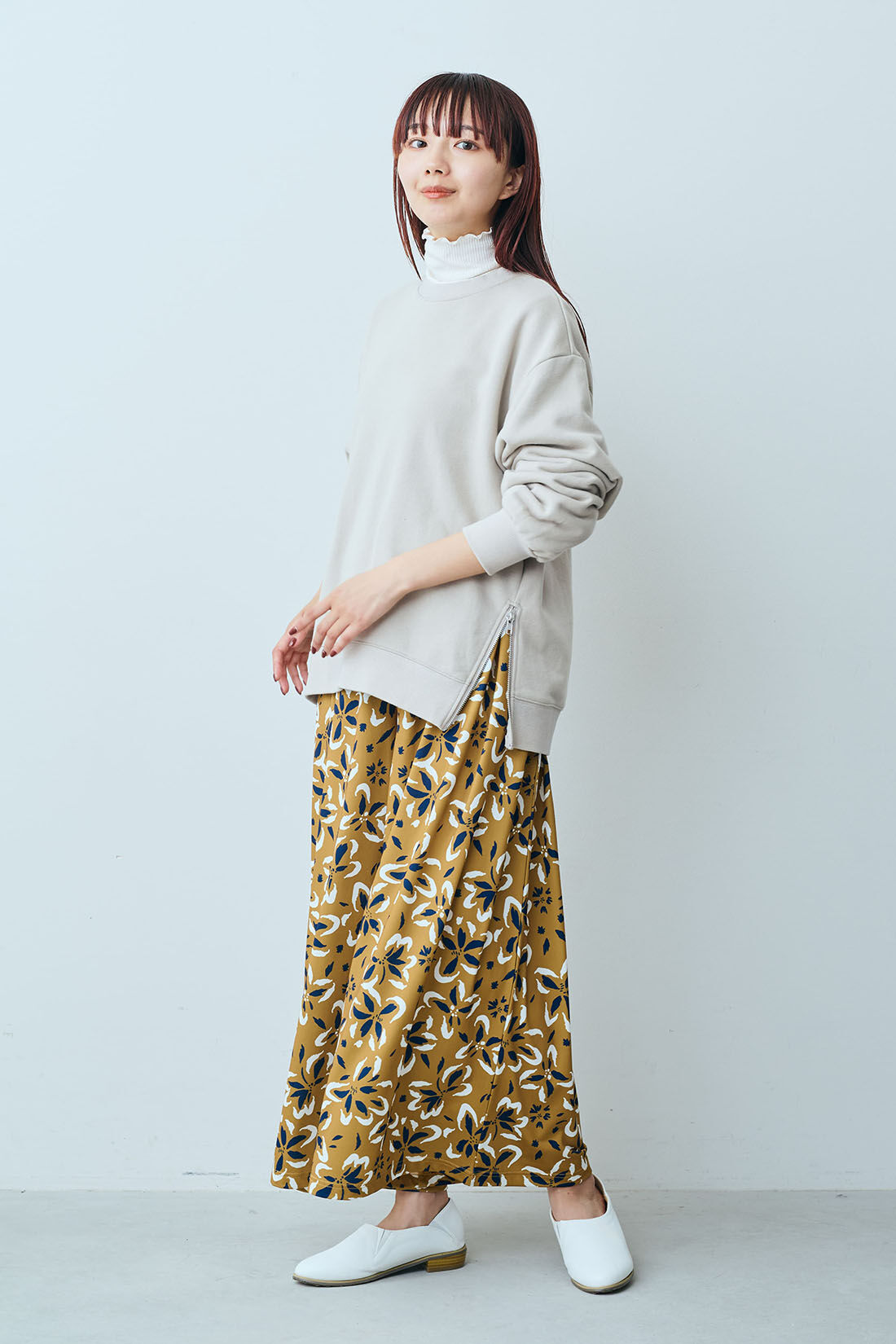 フェリシモギフトショップ|リブ イン コンフォート　Ｌｉｖｅ　Ｌｏｖｅ　ＣｏｔｔｏｎⓇプロジェクト　大人っぽく着られる　すそファスナースウェットトップス〈グレイッシュベージュ〉