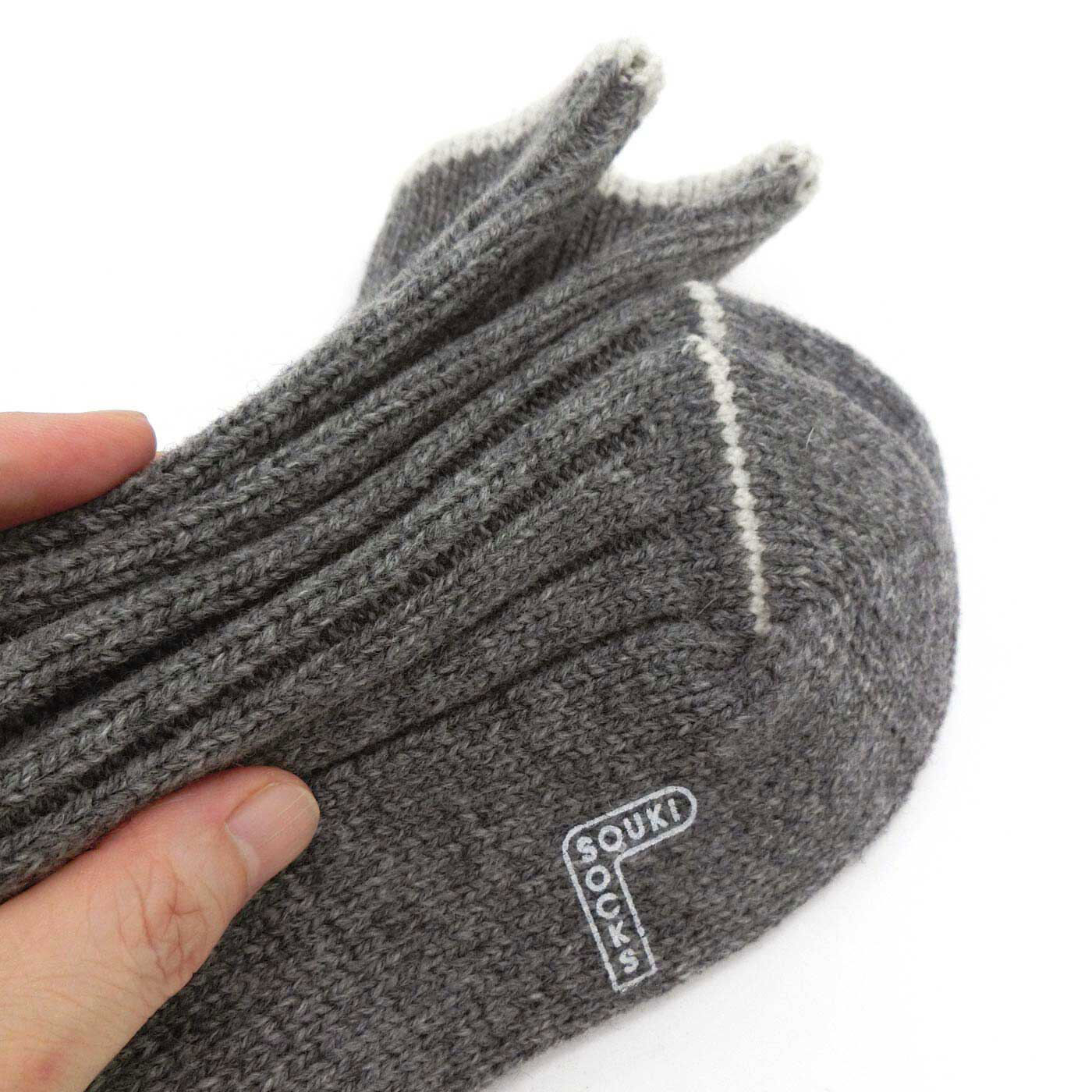 フェリシモギフトショップ|ウール94％　ふかふか＆ぬくぬく　ぜいたくな履き心地！ 厚手の防縮ウールソックス〈Horn〉