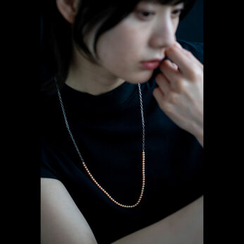 フェリシモギフトショップ | ピーチメルバパールのＣネックレス　シルバー９２５