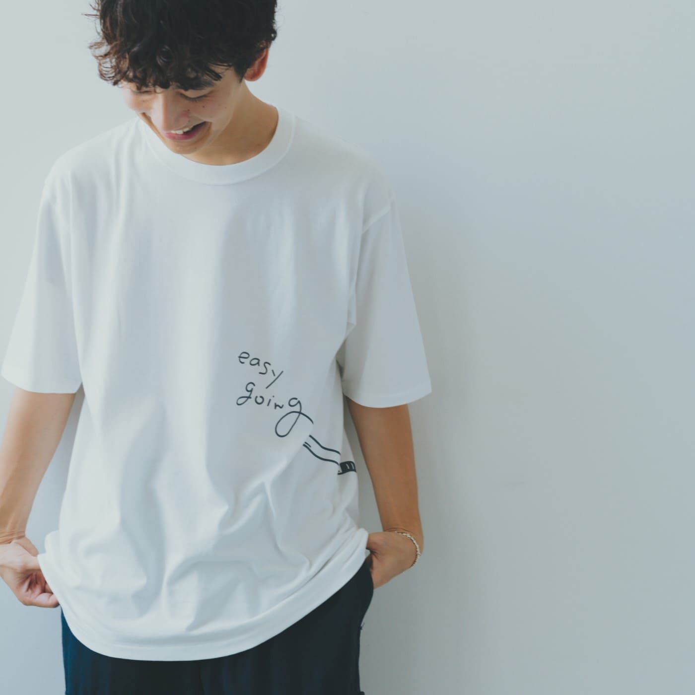 フェリシモギフトショップ|HATSKI for このごろ　おおらかにいこうTシャツ|モデル身長／175cm　着用サイズ／２