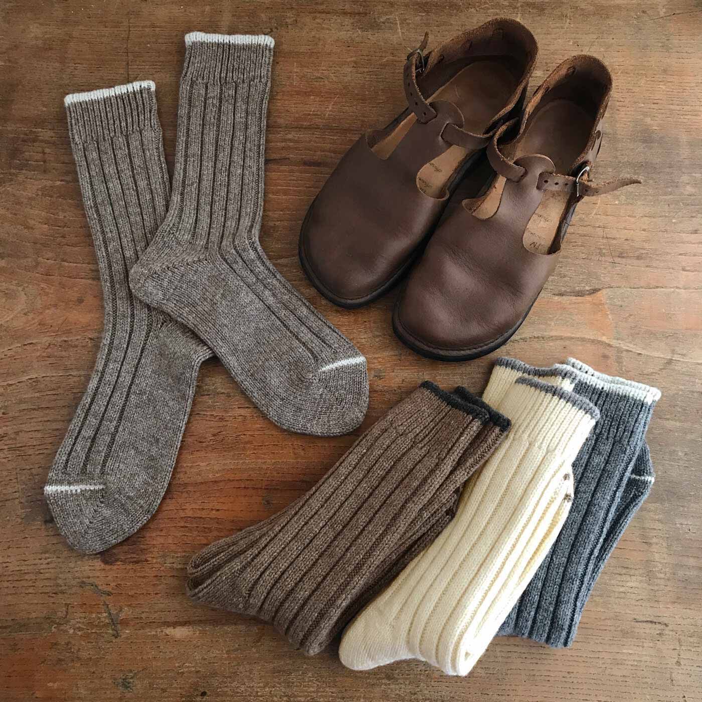 フェリシモギフトショップ|ウール94％　ふかふか＆ぬくぬく　ぜいたくな履き心地！ 厚手の防縮ウールソックス〈Horn〉|ふだん履くものだからこそ、いいものを。 まるでセーターみたい。ウール94％で、ふっかふかの、ぬっくぬくです。この履き心地、やみつきです！