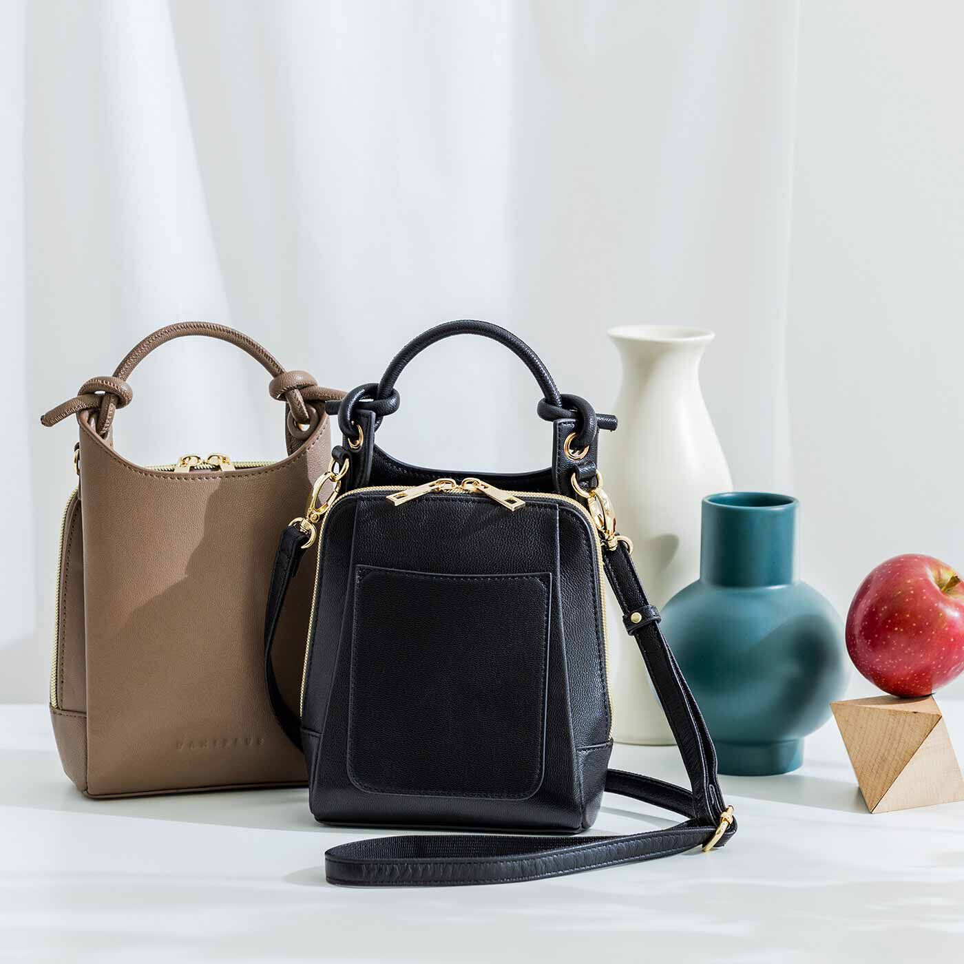 フェリシモギフトショップ|ラミプリュス　上品見えしてダブルフェイス　ハンドバッグにもなる本革ショルダーバッグ〈リッチブラック〉
