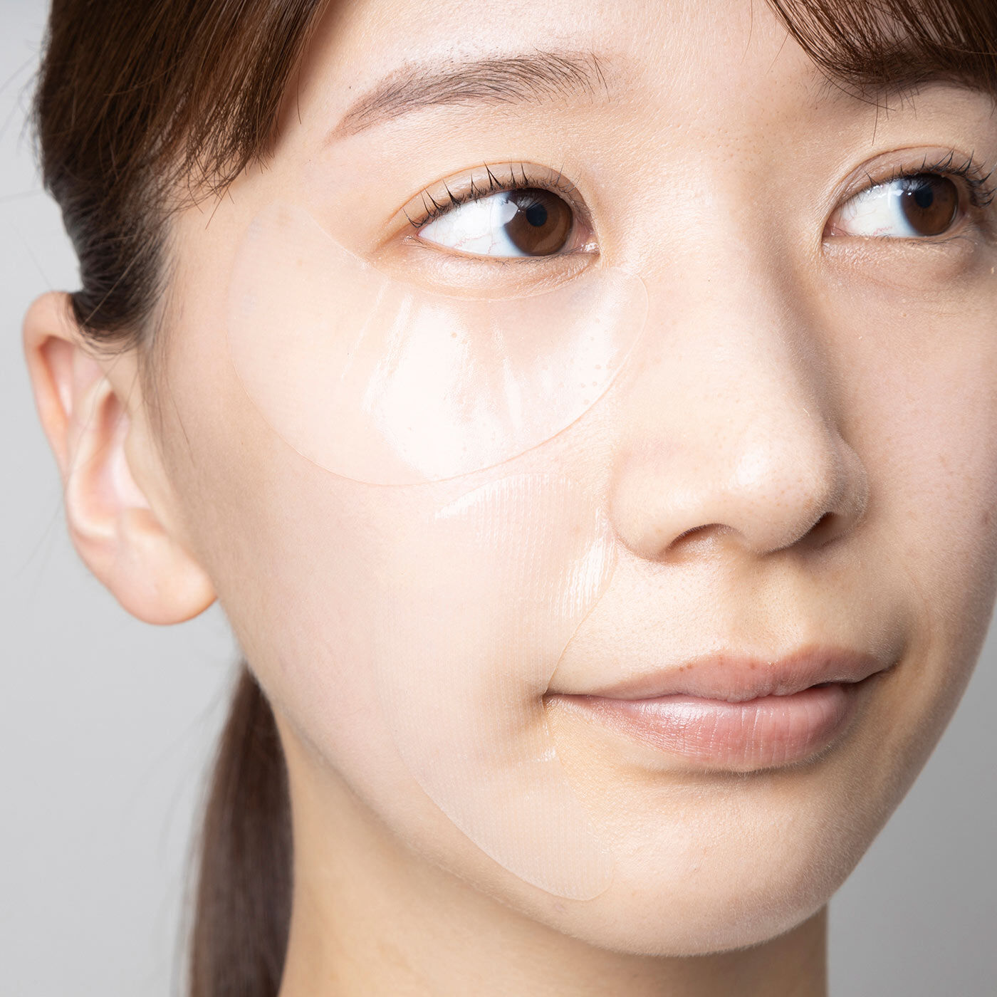 フェリシモギフトショップ|ＭＯＩＳＴＣＯＮＣ　ＡＩ　ハイドレートゲルマスク〈目もと口もと用／４個セット〉|洗顔後、化粧水でお肌を整え、ゲルマスクを目の下や目尻、口もとやほうれい線に沿って貼ります。週1〜2回、1回20〜30分を目安にご使用ください。