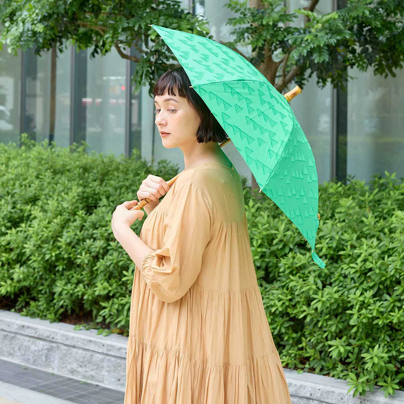 フェリシモギフトショップ|播州織のジャカード生地で仕立てた　晴雨兼用傘〈三角模様グリーン〉