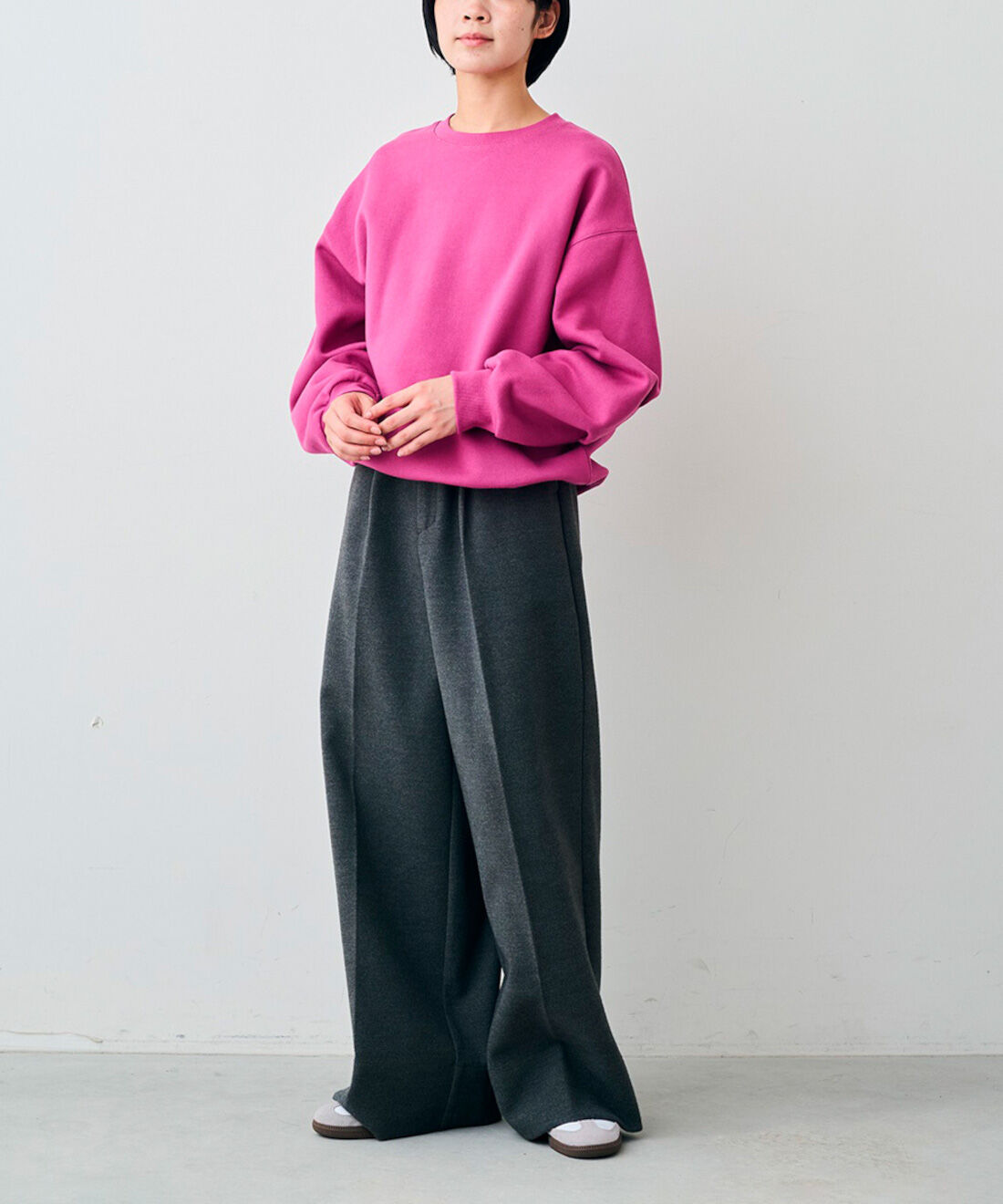 フェリシモギフトショップ|リブ　イン　コンフォート　栞里ちゃんとつくった　ほどよくルーズなシルエットでこなれ感を演出！　着まわし上手なサスペンダー付きパンツ〈グレー〉