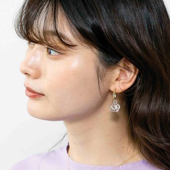 フェリシモギフトショップ | アプデ×ＨＡＲＩＯツバキの花イヤアクセ