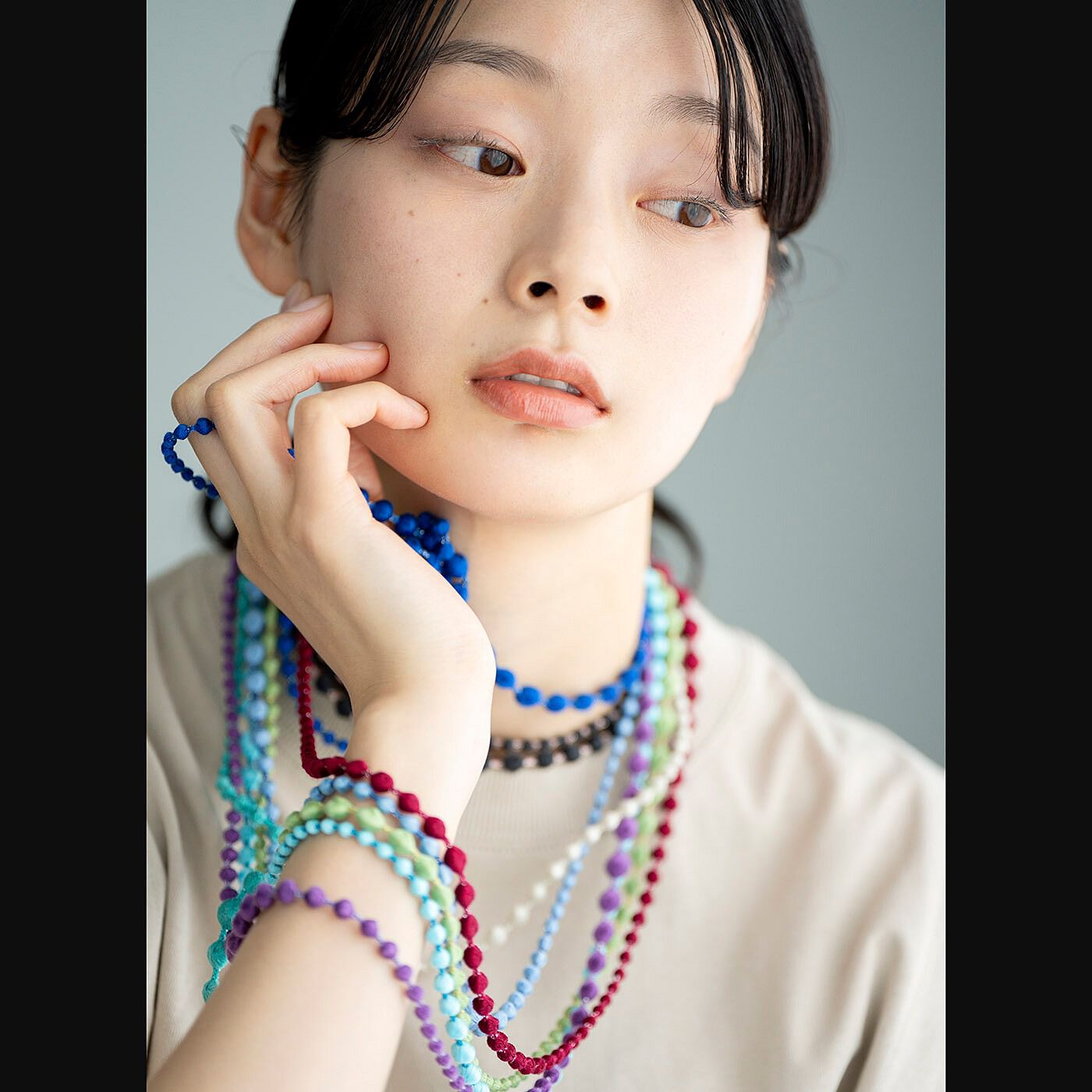 フェリシモギフトショップ|群馬の刺繍工房が作った　誕生石色の刺繍珠ネックレス〈エメラルドグリーン色・5月生まれ〉[日本製]