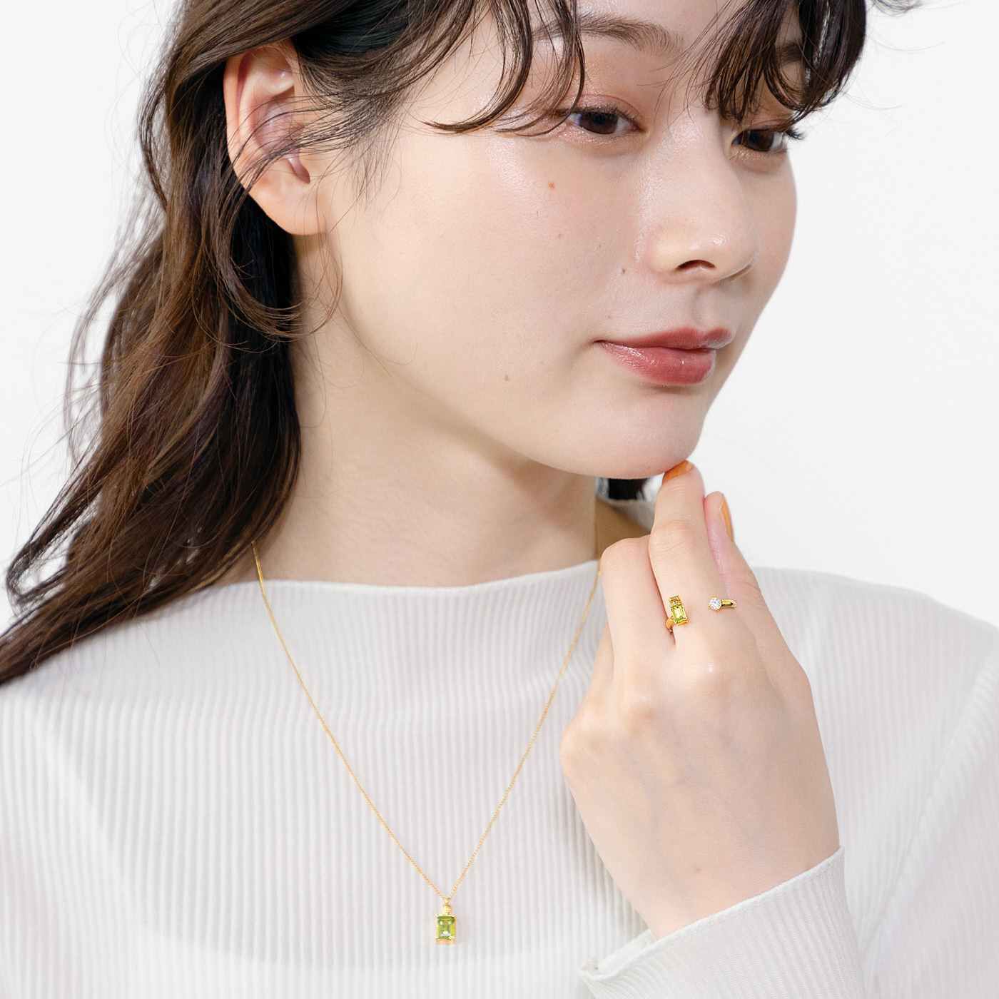 フェリシモギフトショップ|UP.de　天然石でつくる 香水びんモチーフのオープンリング〈ペリドット×ホワイトトパーズ〉