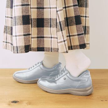 フェリシモギフトショップ | Ｌ＋特殊形状かかとシューズ〈シルバー〉