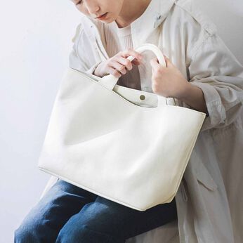 フェリシモギフトショップ | 職人本革フィアブルトートブラン・ネージュ