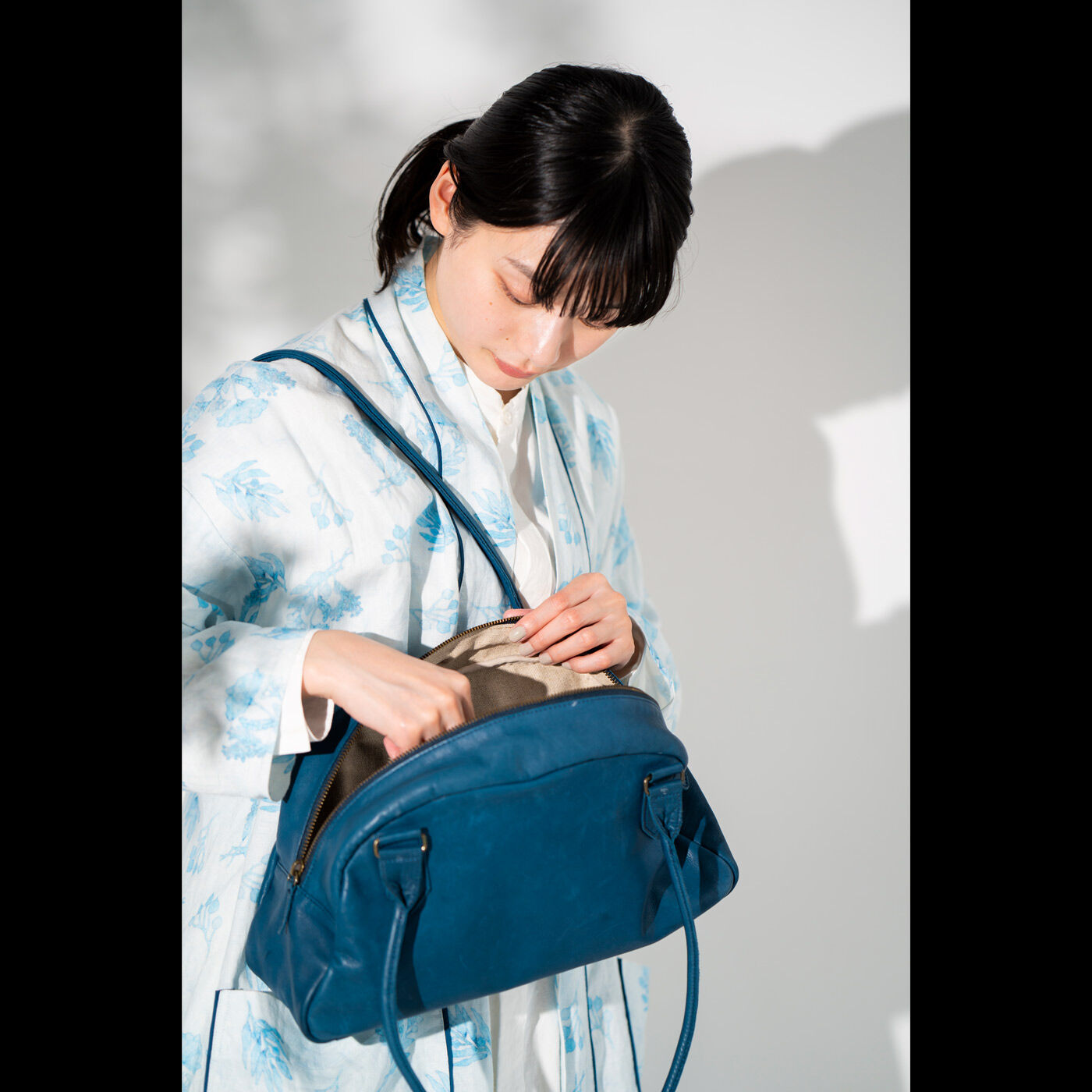 スタイリストと作った　職人本革のスタイリストバッグ〈ネイビー〉
