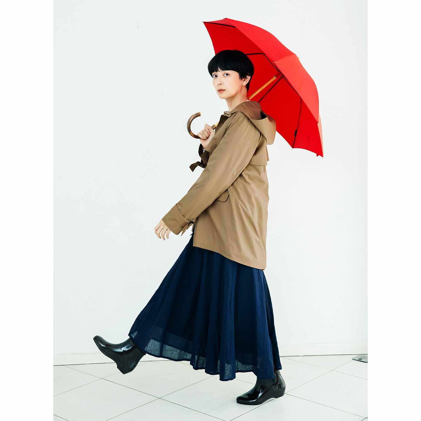フェリシモギフトショップ|ラミプリュス プリーツが広がってリュックが背負える！ 撥水（はっすい）素材を使ったトレンチ風ジップアップジャケット