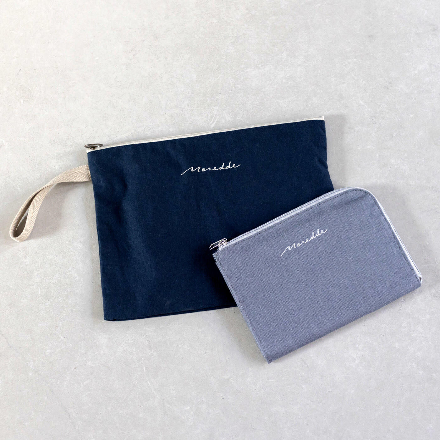 フェリシモギフトショップ|Moredde 　隠しまち付きでたっぷり入る　くったりやわらかA4サイズおむつポーチ