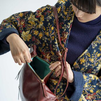 フェリシモギフトショップ | 職人本革のプーエペリュック〈レッドブラウン
