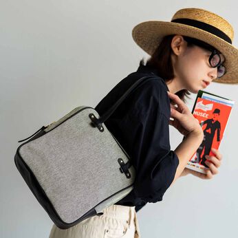 フェリシモギフトショップ | 職人本革遣いのシネマバッグ〈ノアール〉