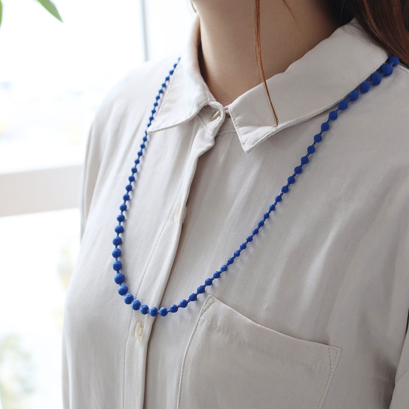 フェリシモギフトショップ|群馬の刺繍工房が作った　 誕生石色の刺繍珠ネックレス〈ラピスラズリブルー色・12月生まれ〉[日本製]