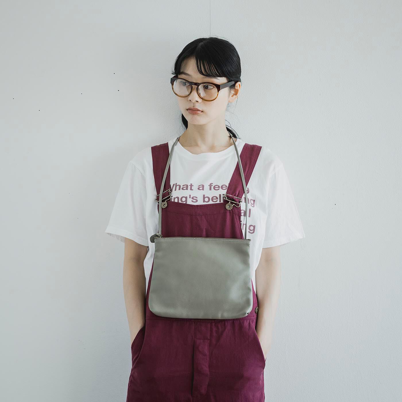 フェリシモギフトショップ|ファッションスタイリストと作った 職人本革のスタイリストポシェット〈ニュアンスグレー〉[本革 鞄：日本製]
