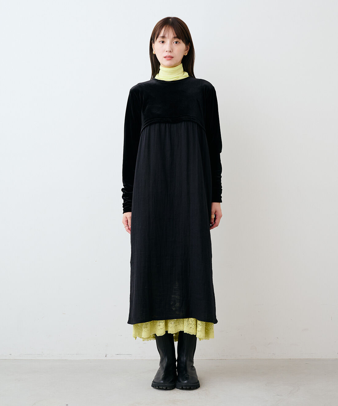 mensha!|ベロアとガーゼのドレスアップワンピースと〈ガーゼ〉カットソー タートルネックとチュールレースとガーゼのキャミワンピースのコーディネート