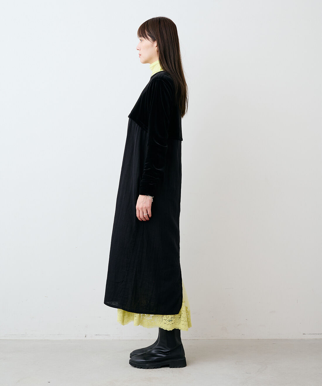 mensha!|ベロアとガーゼのドレスアップワンピースと〈ガーゼ〉カットソー タートルネックとチュールレースとガーゼのキャミワンピースのコーディネート
