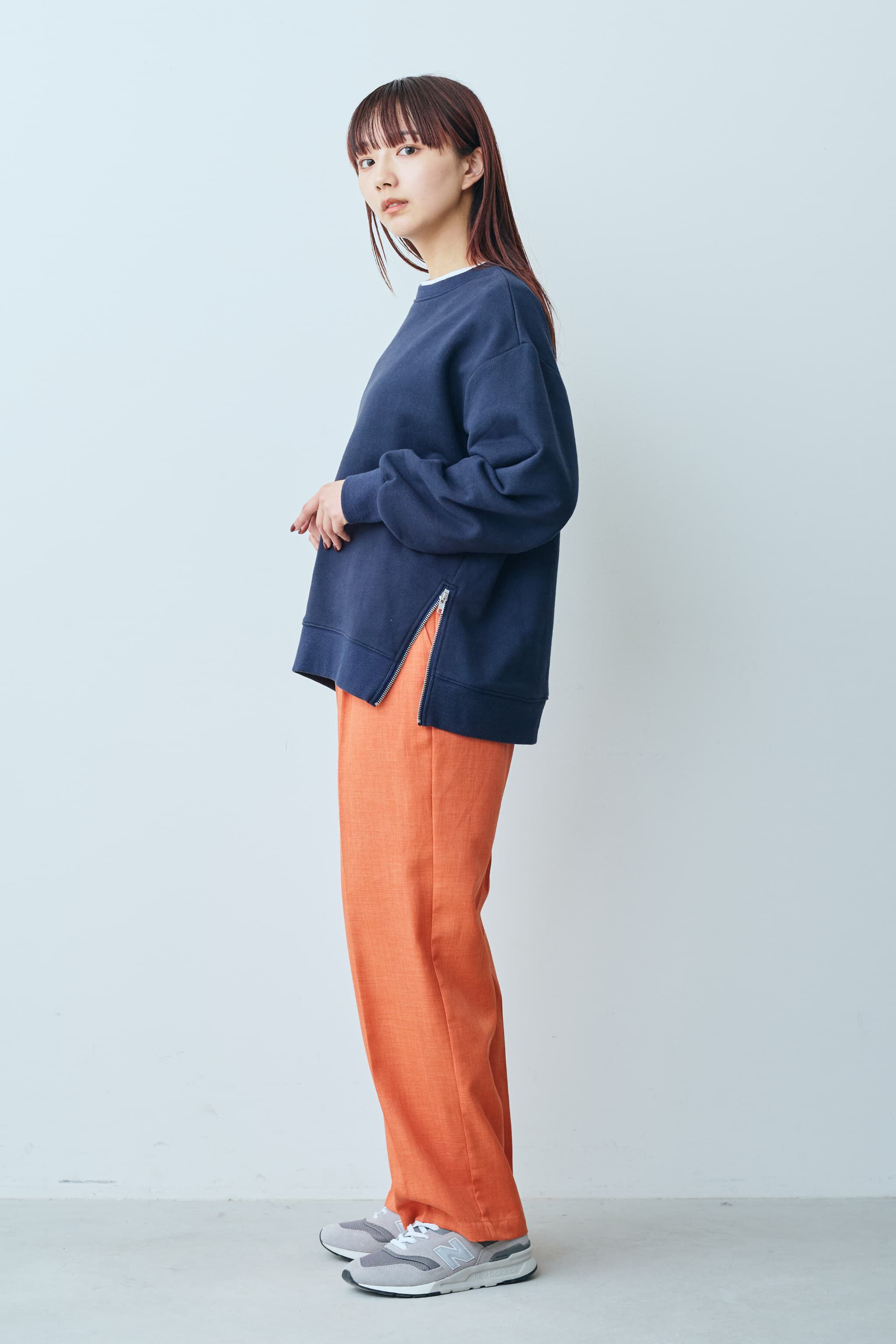 Live in  comfort|リブ イン コンフォート　Ｌｉｖｅ　Ｌｏｖｅ　ＣｏｔｔｏｎⓇプロジェクト　大人っぽく着られる　すそファスナースウェットトップス 〈ネイビー〉